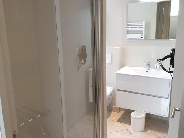 Au Loup Historic Apartments : photo 5 de la chambre appartement 3