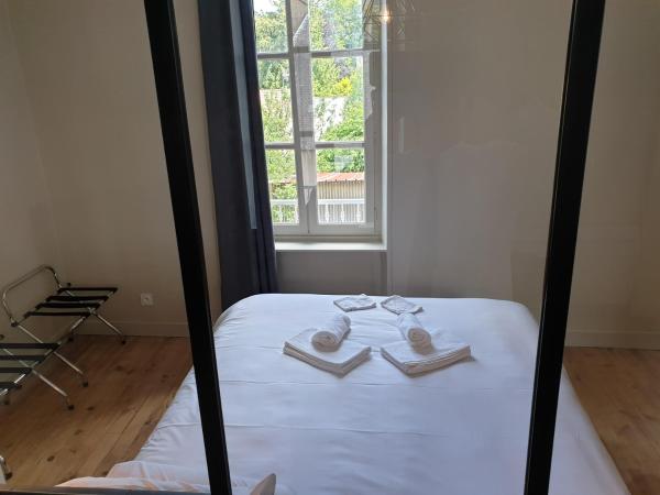 Au Loup Historic Apartments : photo 5 de la chambre appartement 7