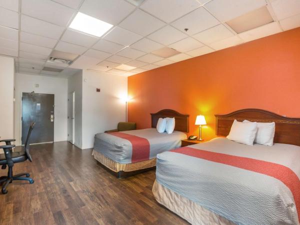 Budgetel Inns & Suites - Atlanta Galleria Stadium : photo 3 de la chambre chambre 2 lits queen-size - non-fumeurs