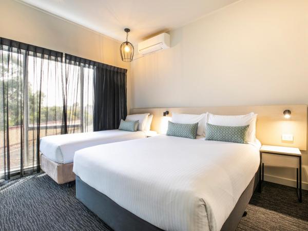 Nightcap at Excelsior Hotel : photo 2 de la chambre queen and single studio with free welcome drink for two guests