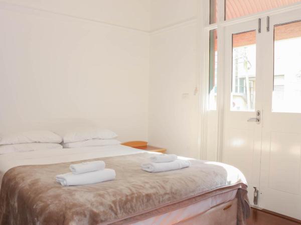 Glasgow Arms Hotel Ultimo : photo 5 de la chambre studio avec lit queen-size et balcon