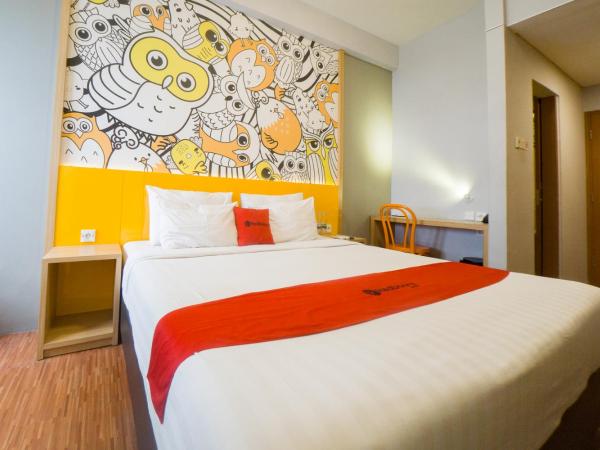 RedDoorz Apartment near Bundaran Satelit Surabaya : photo 3 de la chambre chambre double