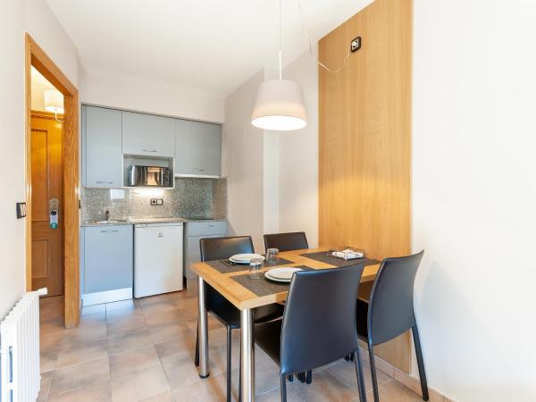 Aparthotel El Serch : photo 8 de la chambre studio (2 adultes)