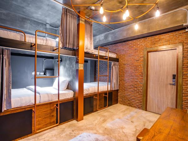 Kaen Hostel : photo 8 de la chambre lit superposé dans dortoir mixte