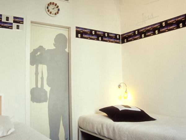 Le Windsor, Jungle Art Hotel : photo 2 de la chambre chambre lits jumeaux standard