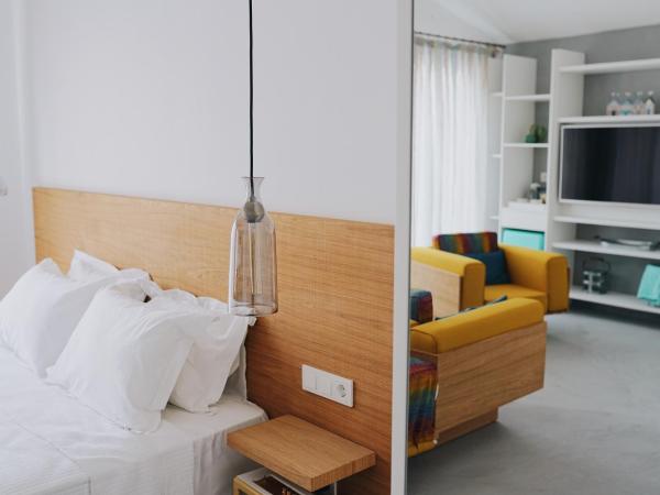 Bono Hotel Old Town : photo 10 de la chambre chambre double avec balcon