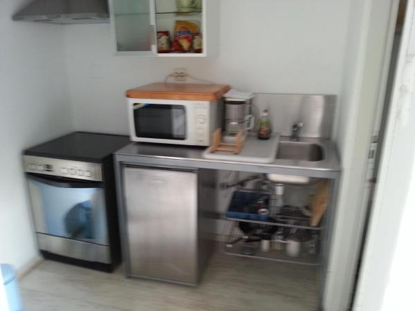Studios & Suites Rania : photo 6 de la chambre studio (2 adultes) - vue sur jardin