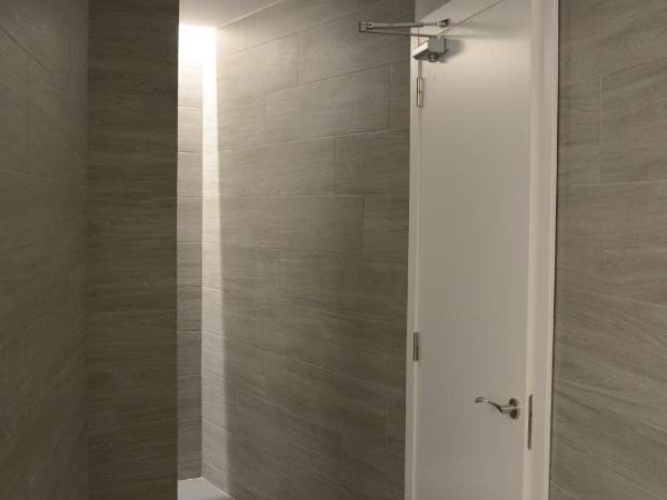 Art&Flats Hostel : photo 9 de la chambre chambre double avec salle de bains commune