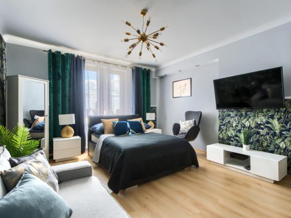 ClickTheFlat Palace of Culture View - Apart Rooms : photo 1 de la chambre chambre double standard avec salle de bains commune