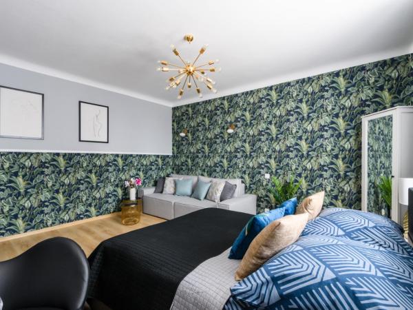 ClickTheFlat Palace of Culture View - Apart Rooms : photo 3 de la chambre chambre double standard avec salle de bains commune