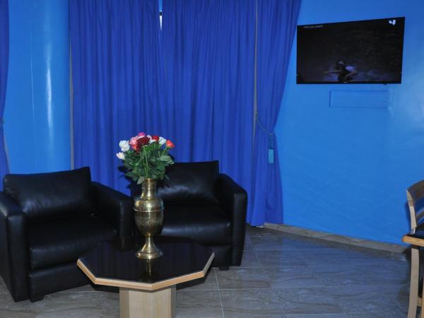 HOTEL DELTA ATLAS : photo 2 de la chambre suite