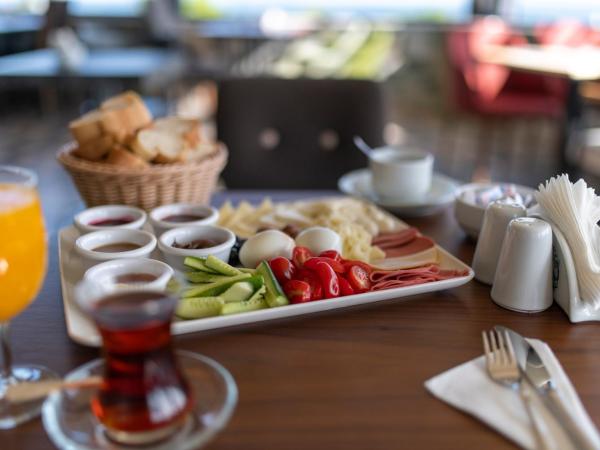 Golden Sand Hotel : photo 1 de la chambre chambre familiale communicante - vue sur mer