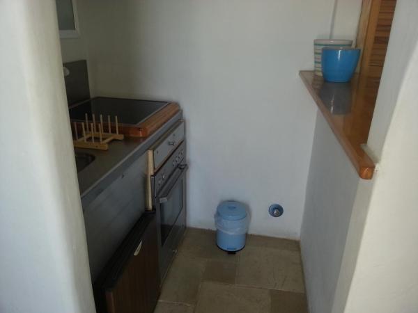 Studios & Suites Rania : photo 4 de la chambre studio (2-4 adultes) - vue sur jardin 