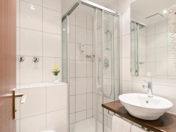 Hotel Säntis : photo 2 de la chambre chambre lits jumeaux Économique - vue sur rue