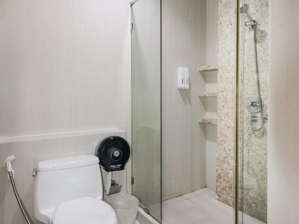 Greenview Ekkamai10 Suite : photo 6 de la chambre chambre familiale avec balcon