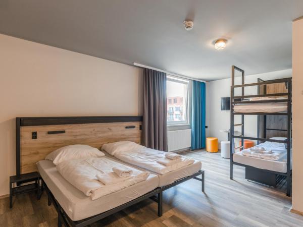 a&o Berlin Hauptbahnhof : photo 4 de la chambre chambre familiale (2 adultes et 2 enfants)