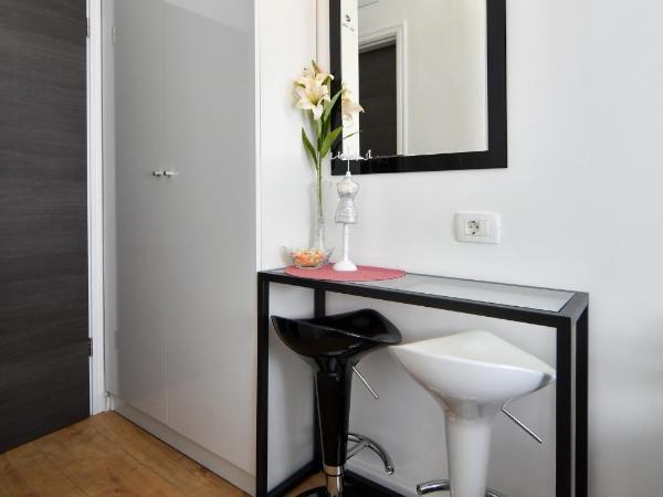 Rooms Nekic 1 : photo 9 de la chambre chambre lits jumeaux avec salle de bains