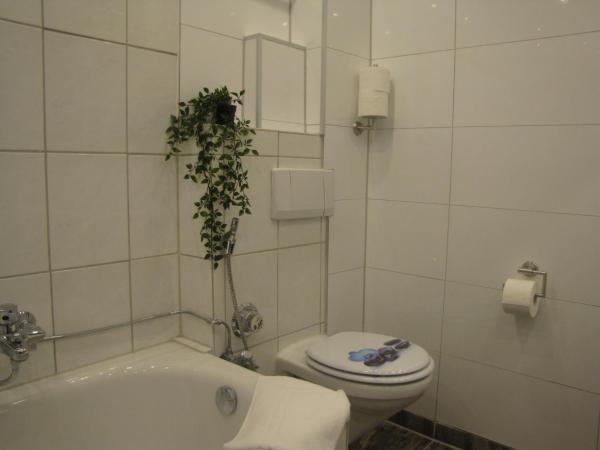 Milano Hotel : photo 8 de la chambre chambre double avec salle de bains privative