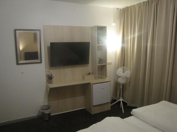 Milano Hotel : photo 3 de la chambre grande chambre simple 