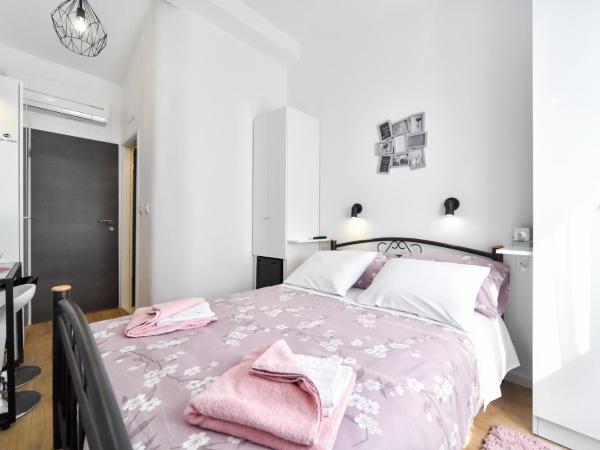 Rooms Nekic 1 : photo 1 de la chambre chambre double avec salle de bains privative