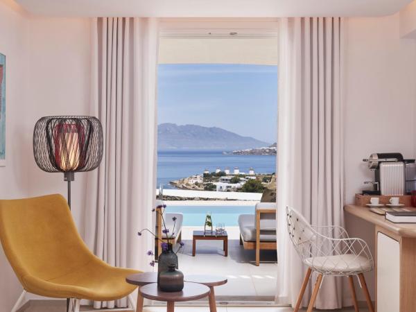 Myconian Kyma, a Member of Design Hotels : photo 1 de la chambre chambre supérieure avec piscine privée - vue sur mer