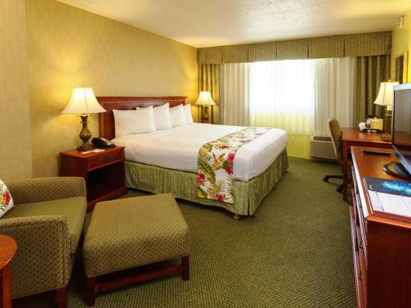 Ramada Plaza by Wyndham Waikiki : photo 2 de la chambre chambre standard lit king-size - non-fumeurs