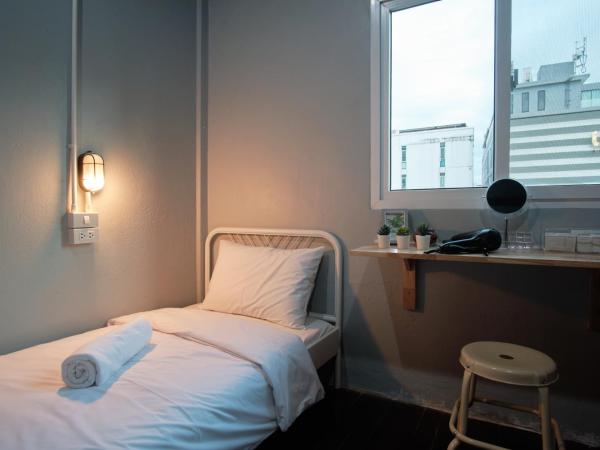 Private Stay Hostel : photo 3 de la chambre chambre familiale avec salle de bains privative