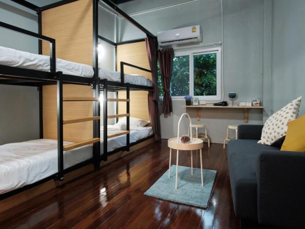 Private Stay Hostel : photo 2 de la chambre chambre familiale avec salle de bains privative