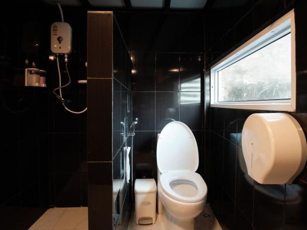 Private Stay Hostel : photo 9 de la chambre chambre double avec salle de bains privative