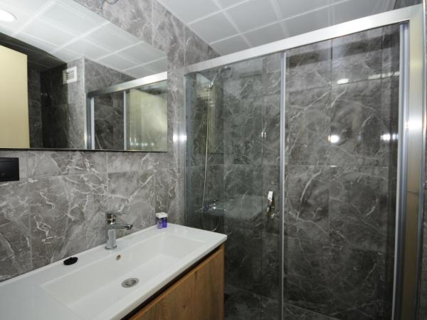 Grand Hekimoğlu HOTELS : photo 8 de la chambre chambre double standard