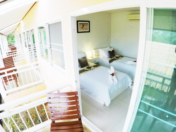 ChiangRai Lake Hill : photo 2 de la chambre chambre lits jumeaux avec balcon