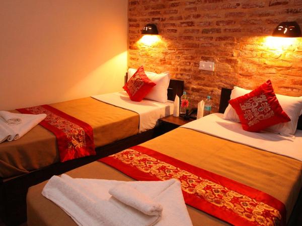 Dream Nepal Hotel and Apartment : photo 3 de la chambre chambre deluxe double ou lits jumeaux