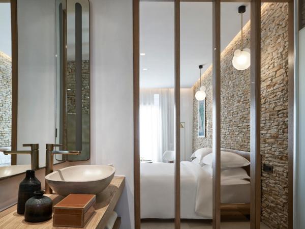Myconian Naia - Preferred Hotels & Resorts : photo 3 de la chambre suite junior naia -vue sur mer
