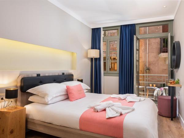 Viaggio Elegant Rooms : photo 2 de la chambre chambre double deluxe avec balcon