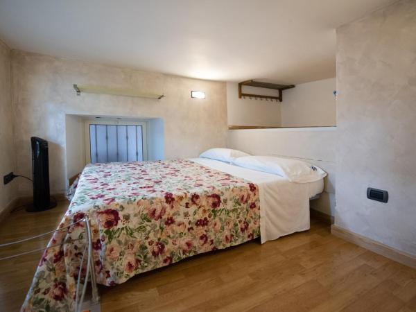 B&B Chiaia Relax : photo 5 de la chambre appartement avec balcon