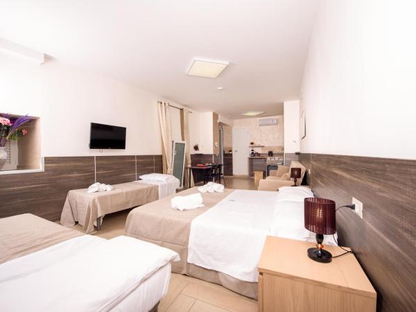 B&B Chiaia Relax : photo 1 de la chambre chambre familiale deluxe