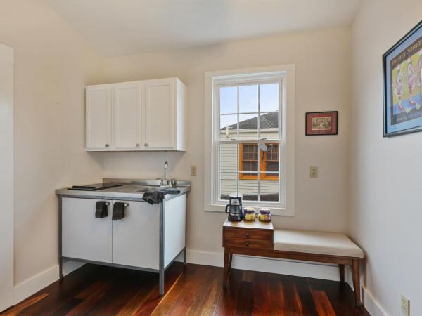 Freret Apartments near Streetcar & Tulane : photo 6 de la chambre studio lit queen-size