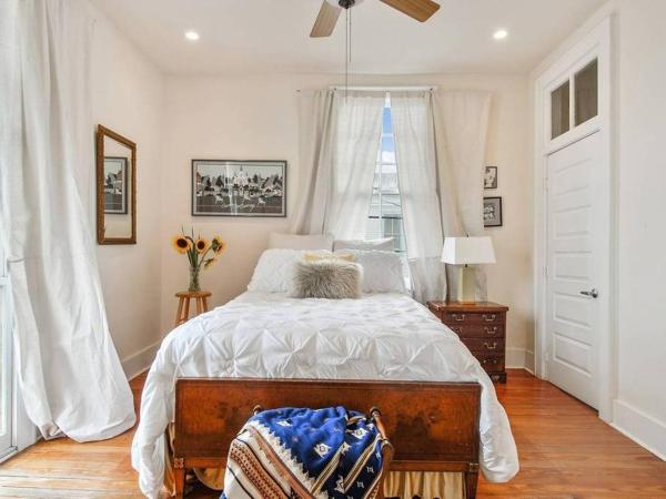 Freret Apartments near Streetcar & Tulane : photo 5 de la chambre appartement avec balcon