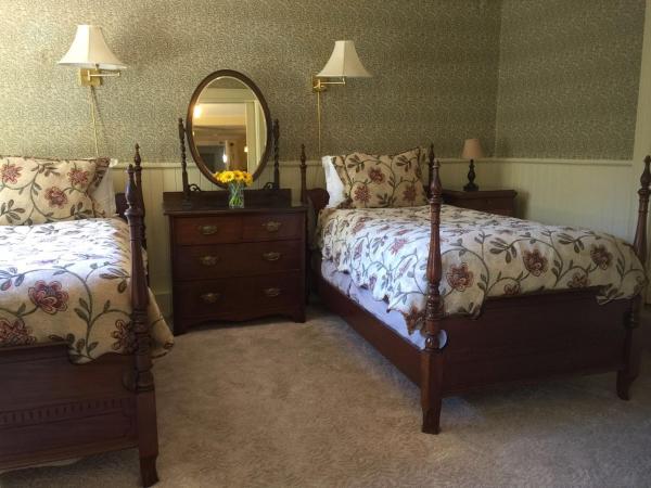 Beaconsfield Bed and Breakfast - Victoria : photo 9 de la chambre chambre familiale avec douche