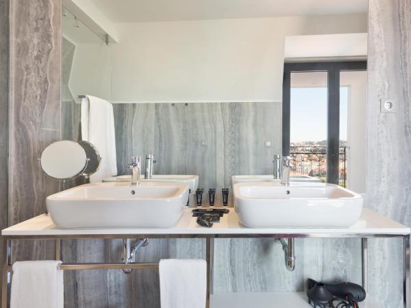 Acta The Avenue : photo 4 de la chambre chambre double avec lit d'appoint