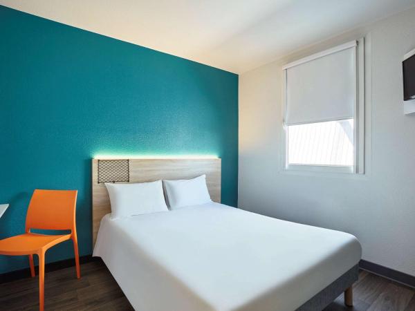 HotelF1 Perpignan Sud : photo 6 de la chambre chambre cabrio avec salle de bains privative