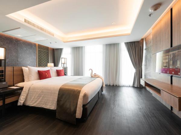 Ramada Plaza by Wyndham Chao Fah Phuket : photo 5 de la chambre suite 1 chambre lit king-size