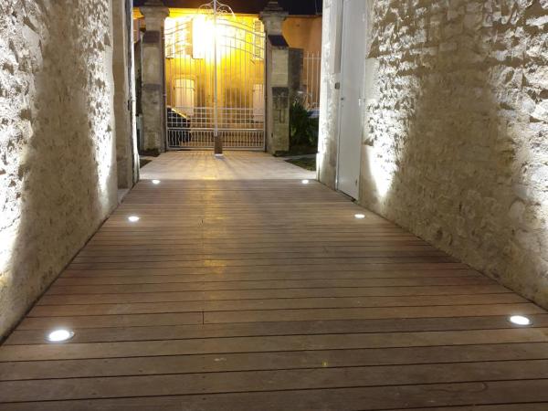 Au Loup Historic Apartments : photo 9 de la chambre appartement 3