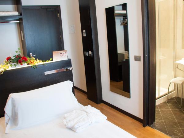 Card International Hotel : photo 4 de la chambre chambre simple