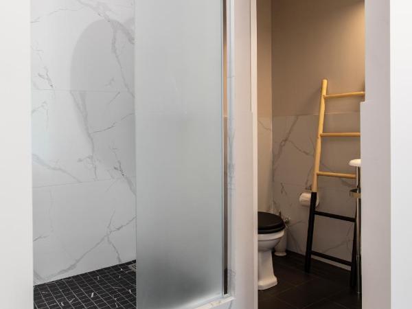 Bespoke House Athens : photo 7 de la chambre chambre double deluxe avec balcon et sans piscine