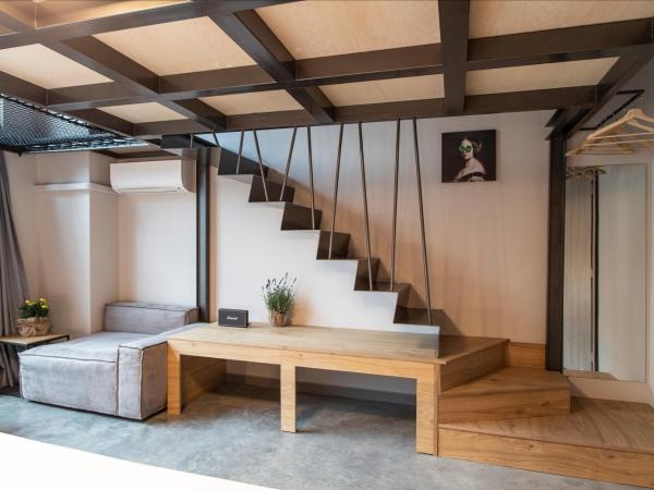 Bespoke House Athens : photo 8 de la chambre suite junior familiale sans piscine