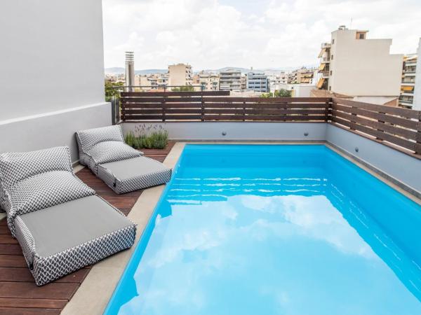 Bespoke House Athens : photo 4 de la chambre suite junior avec piscine privée