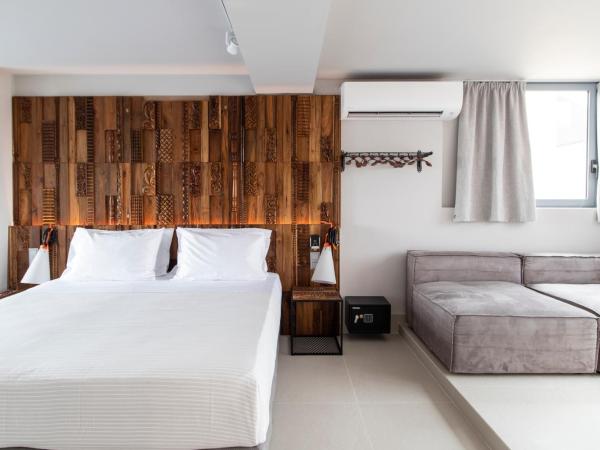 Bespoke House Athens : photo 7 de la chambre suite junior avec piscine privée