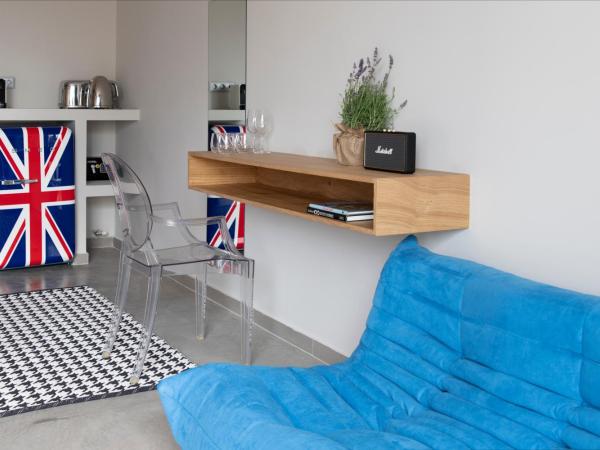 Bespoke House Athens : photo 7 de la chambre chambre lit queen-size exécutive avec 2 lits queen-size et sans piscine