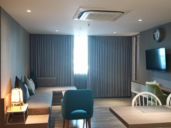 Bizotel Premier Hotel & Residence : photo 4 de la chambre suite 1 chambre